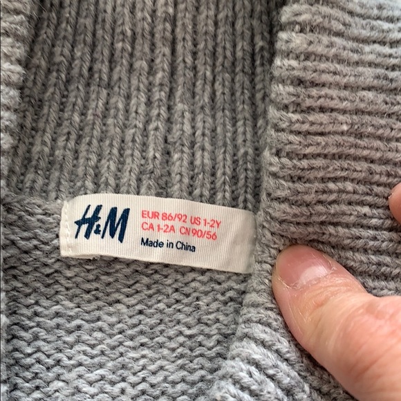 H&M boys sweater - Picture 2 of 4